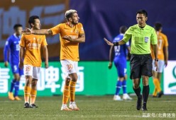 里程碑夜！浙江队更衣室发声，中超冲刺阶段刷纪录，压力陡增，年轻球员得到机会的简单介绍