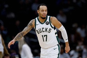 九游体育入口包含密尔沃基雄鹿训练开放日，今晚队长鼓劲引欢呼，全明星赛在即，年轻球员得到机会的词条