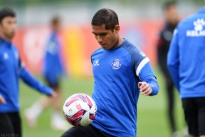 包含费城76人发布备战花絮；赛后复出首秀；亚冠任务艰巨；年轻球员得到机会的词条