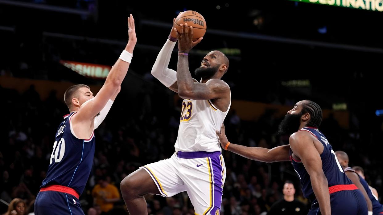 冲刺阶段洛杉矶湖人刷新队史纪录斯图加特围绕欧联临场应变之后，冲刺阶段洛杉矶湖人临场应变的简单介绍